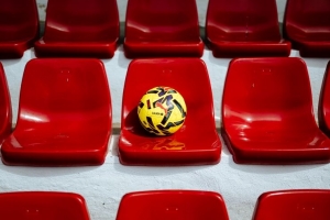 西甲官方发布25/26赛季冬季用球，灵感源自赛车运动