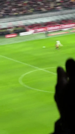 怎能不爱😭40岁魔笛疯狂回追卡位扼杀罗马反击，圣西罗全场欢呼