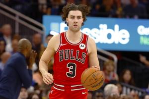 吉迪赛季前7场达成150分50板50助 超乔丹 成公牛队史最快