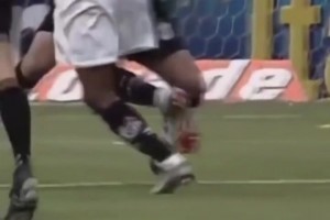 17岁的罗比尼奥成名之作！疯狂连踩8次单车获得单车少年称号！