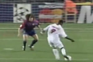 一夫当关万夫莫开！名场面：普约尔“胸口碎大石”挡出射门！