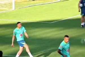 没进世界杯的原因找到了🤣撒贝宁主罚点球时竟然没进~