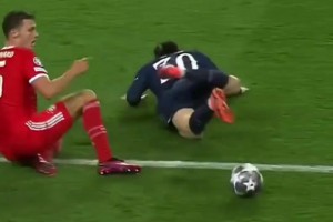 当年阿圭罗和拉维奇看到帕瓦尔对梅西剪刀腿😡，直接炸了！