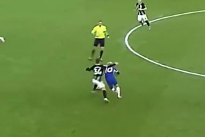 名场面！齐达内：历史最强球队是萨基的米兰，拥有众多超级巨星！