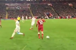 乖孩子啊！出于对曼城的尊重，此前胡桑诺夫没有在皇马球衣上签名