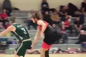 什么仇什么怨？一场女篮最终比分来到惊人的103比13