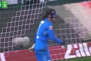 凌空爆射！21岁新星姆班古拉补时绝杀，狼堡门将直接傻眼！