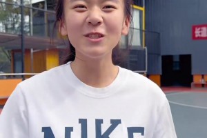 小菜鸡的兄来弟踢馆！吐槽姐姐只会背打！结果就是防不住内线