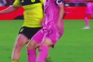 无情戏耍！梅西：刚才是你说话很大声啊🤯