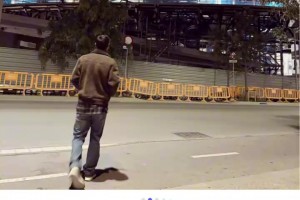 那张藏了一天的合影，是巴萨球迷对梅西最深的无声告白